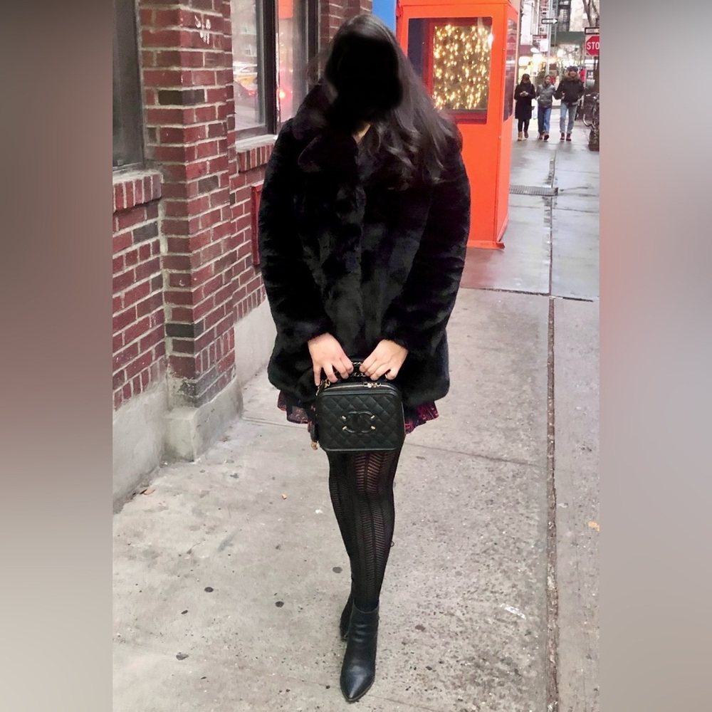 7 For All Mankind Black Faux Fur Coat - Picture 2 of 8